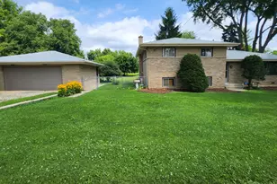 1030 W Kenilworth Ave, Palatine, IL 60067 - Photo 2