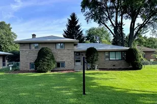 1030 W Kenilworth Ave, Palatine, IL 60067 - Photo 1