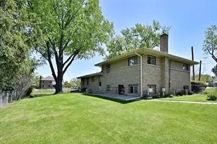 1030 W Kenilworth Ave, Palatine, IL 60067 - Photo 18