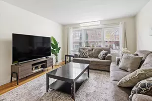 2545 W Summerdale Ave, Chicago, IL 60625 - Photo 2