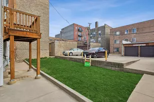 2545 W Summerdale Ave, Chicago, IL 60625 - Photo 12
