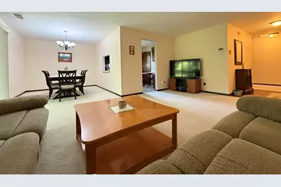 6135 Essex Court #D, Willowbrook, IL 60527 - Photo 4