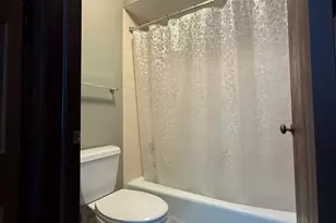 6135 Essex Ct, Willowbrook, IL 60527 - Photo 12