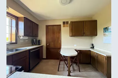6135 Essex Court #D, Willowbrook, IL 60527 - Photo 8