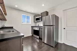 3125 N California Ave, Chicago, IL 60618 - Photo 4