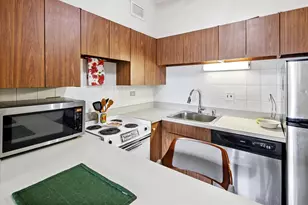 175 E Delaware Pl, Chicago, IL 60611 - Photo 8