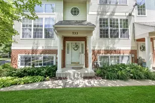 733 Pheasant Trail, Saint Charles, IL 60174 - Photo 2