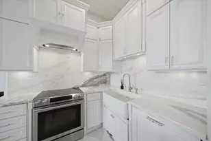 3323 N Paulina St, Chicago, IL 60657 - Photo 4