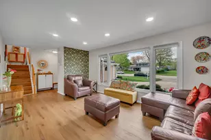 401 Greentree Pkwy, Libertyville, IL 60048 - Photo 8