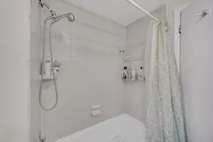 401 Greentree Pkwy, Libertyville, IL 60048 - Photo 26