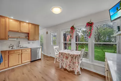 401 Greentree Parkway, Libertyville, IL 60048 - Photo 12