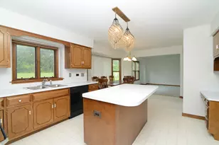 650 Lavina Ct, Bolingbrook, IL 60440 - Photo 10