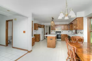 650 Lavina Ct, Bolingbrook, IL 60440 - Photo 8