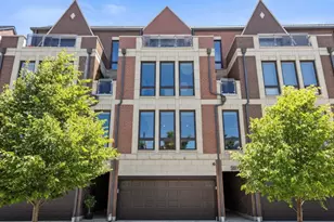 3901 S Lake Park Ave, Chicago, IL 60653 - Photo 1