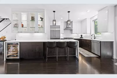 3901 S Lake Park Avenue #D, Chicago, IL 60653 - Photo 2