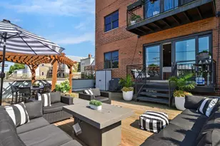 2550 W Fullerton Ave, Chicago, IL 60647 - Photo 22