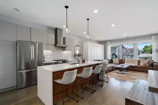 2550 W Fullerton Ave, Chicago, IL 60647 - Photo 4