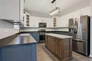 2255 Hudson Cir, Aurora, IL 60502 - Photo 8