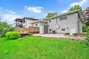 393 Grandview Ave, Glen Ellyn, IL 60137 - Photo 20