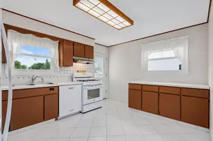 393 Grandview Ave, Glen Ellyn, IL 60137 - Photo 6