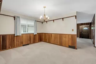 393 Grandview Ave, Glen Ellyn, IL 60137 - Photo 4