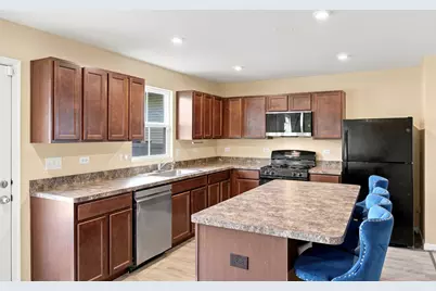 300 Carriage Lane, Joliet, IL 60433 - Photo 2