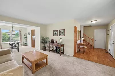 918 Horseshoe Court, Carol Stream, IL 60188 - Photo 6