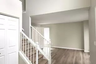 568 Rebecca Ln, Bolingbrook, IL 60440 - Photo 2