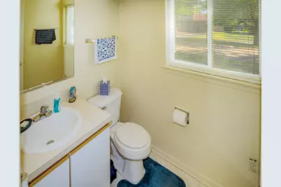 384 S Clearview Circle, Round Lake, IL 60073 - Photo 12