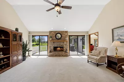 6N731 Willowbrook Drive, Saint Charles, IL 60175 - Photo 4