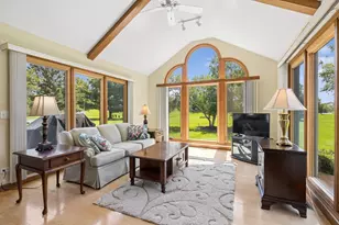 6N731 Willowbrook Dr, Saint Charles, IL 60175 - Photo 8