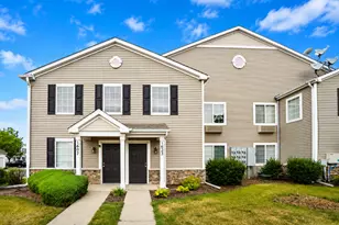1623 Silverstone Dr, Carpentersville, IL 60110 - Photo 1