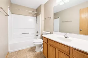 1623 Silverstone Dr, Carpentersville, IL 60110 - Photo 14
