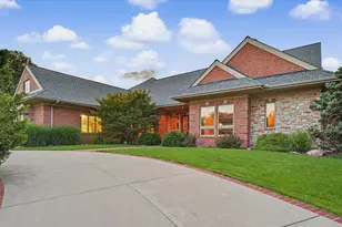 4014 Clubhouse Dr, Champaign, IL 61822 - Photo 4
