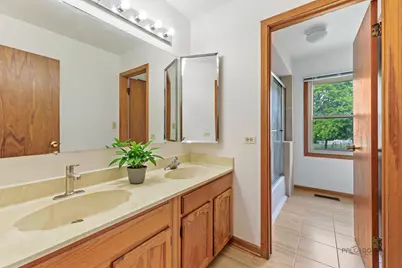 705 Partridge Drive, Schaumburg, IL 60193 - Photo 10
