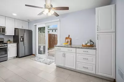 407 Chelsea Cove, Roselle, IL 60172 - Photo 8
