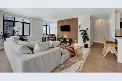 630 N State Street #2208, Chicago, IL 60654 - Photo 4