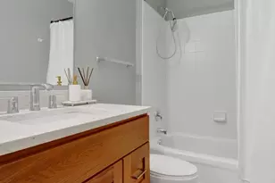 630 N State St, Chicago, IL 60654 - Photo 38