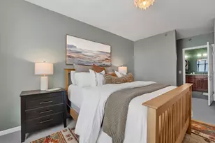 630 N State St, Chicago, IL 60654 - Photo 24