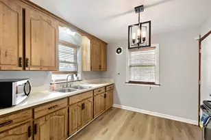 3418 W 82nd Pl, Chicago, IL 60652 - Photo 8