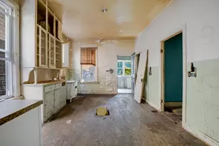 2041 W 22nd Pl, Chicago, IL 60608 - Photo 12