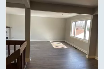 129 W Quincy Street #1, Westmont, IL 60559 - Photo 2