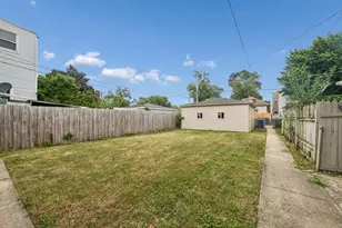 1303 S 59th Ave, Cicero, IL 60804 - Photo 16