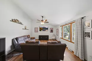 1104 Elm Pl, Dixon, IL 61021 - Photo 6