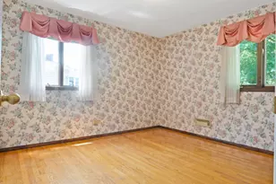 99 Indianwood Dr, Thornton, IL 60476 - Photo 8