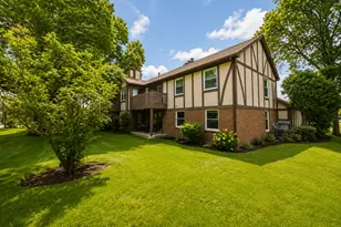 4780 Calvert Dr, Rolling Meadows, IL 60008 - Photo 10