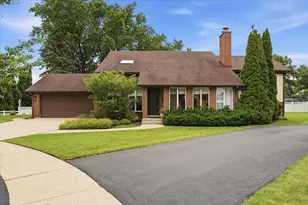 1615 N Dale Ave, Arlington Heights, IL 60004 - Photo 1