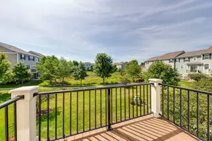29 Neri Dr, Schaumburg, IL 60194 - Photo 10