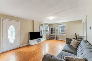 409 Englewood Ave, Hillside, IL 60162 - Photo 4