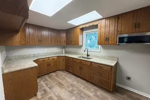 28542 S Walleye Ln, Wilmington, IL 60481 - Photo 8